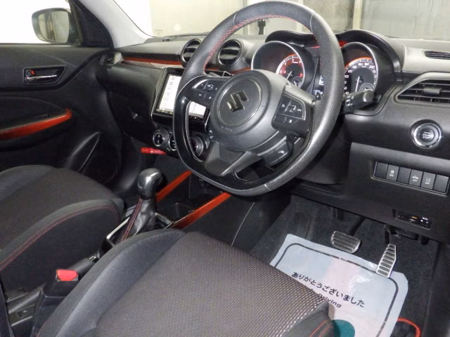 SUZUKI SWIFT