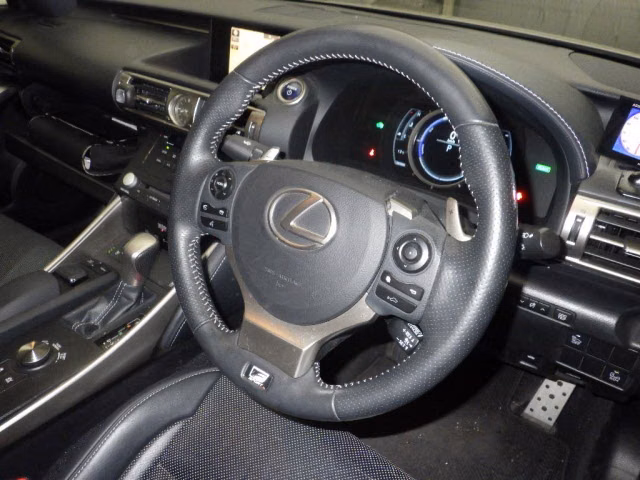 LEXUS IS300H