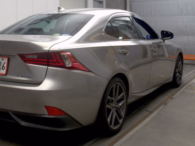 LEXUS IS300H