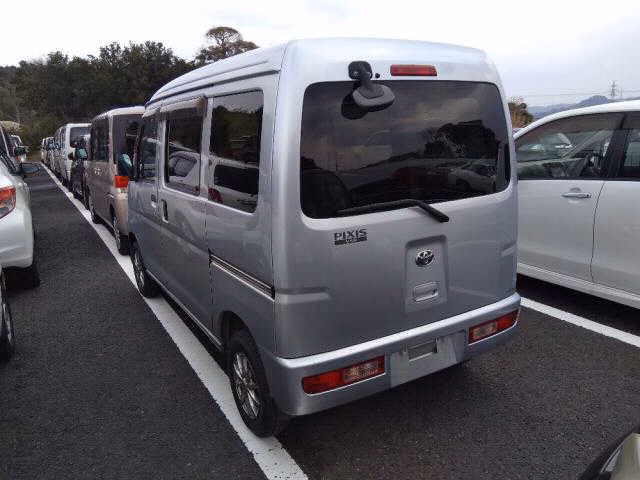 TOYOTA PIXIS VAN