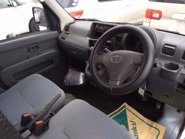 TOYOTA PIXIS VAN