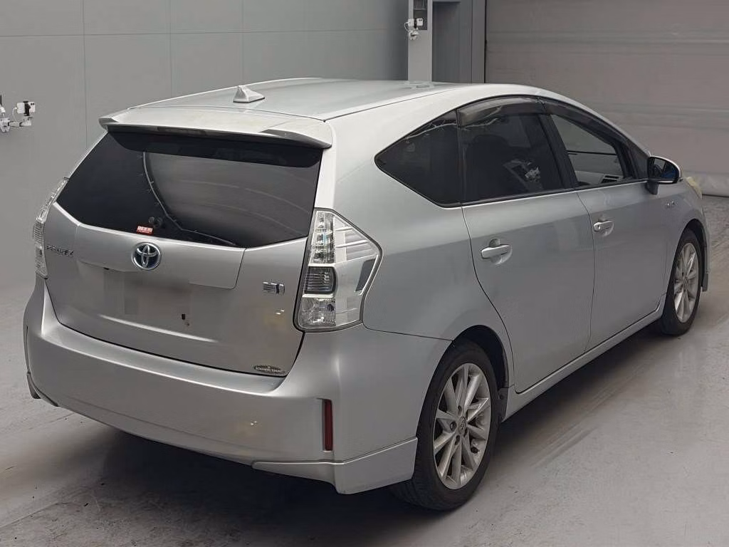 TOYOTA PRIUS ALPHA