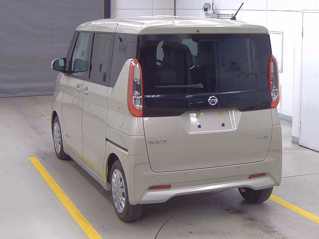 NISSAN ROOX