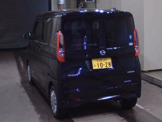 NISSAN ROOX