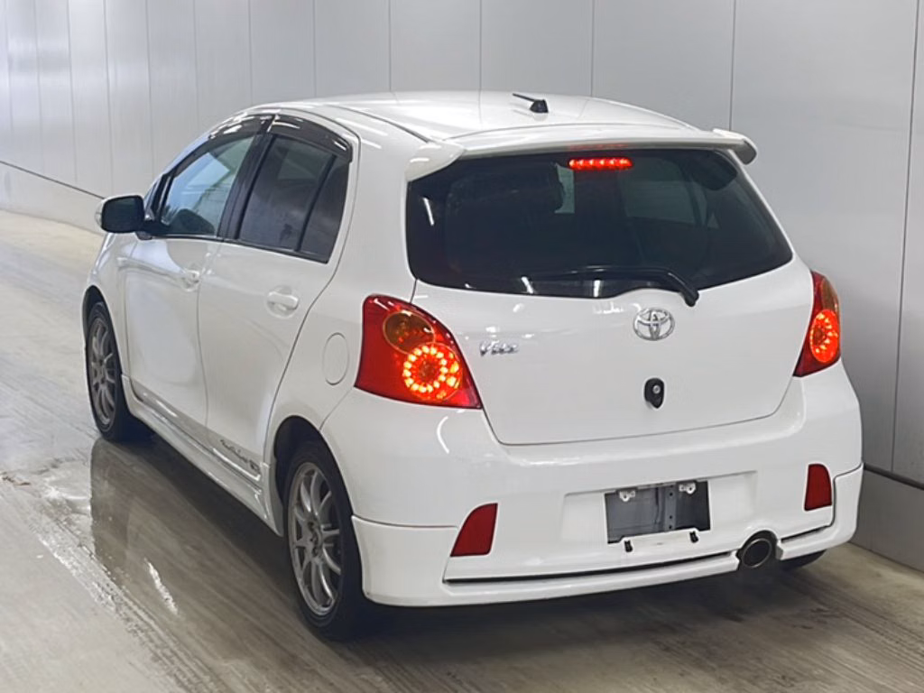TOYOTA VITZ