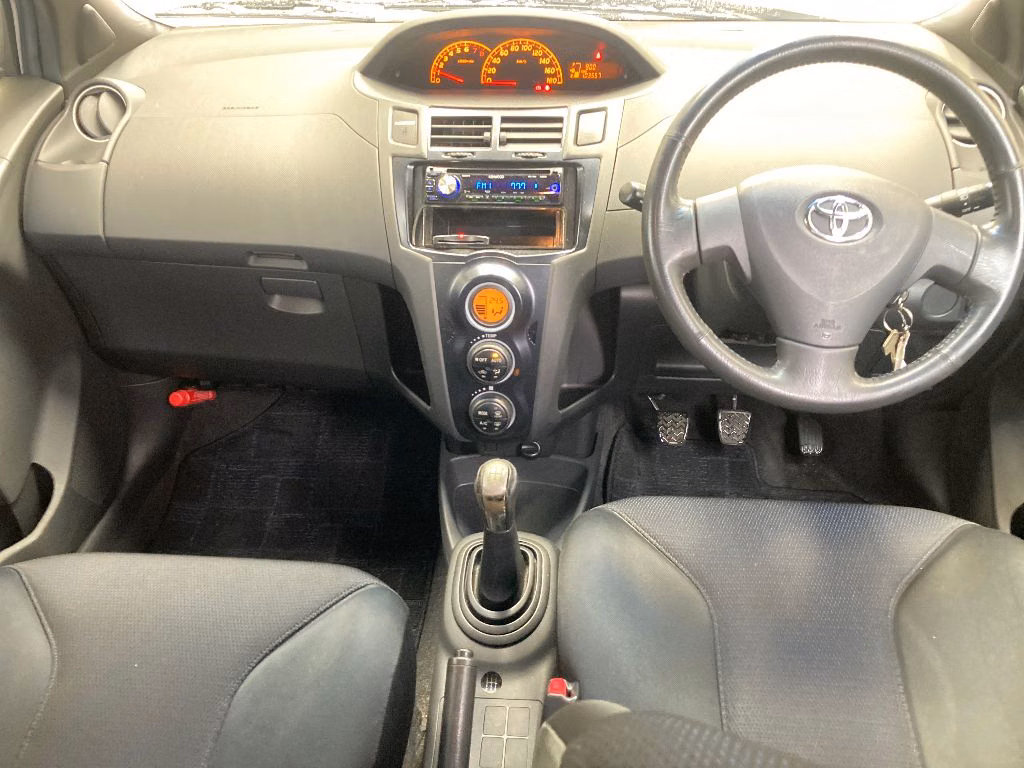 TOYOTA VITZ