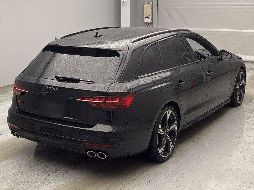 AUDI S4
