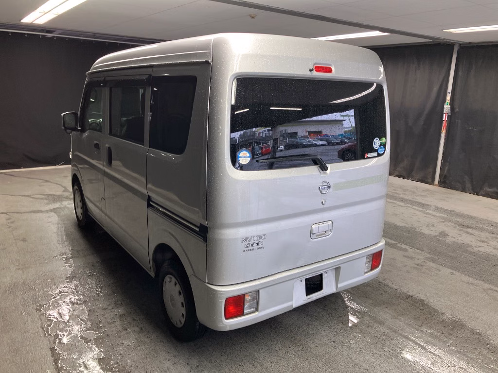 NISSAN NV100 CLIPPER