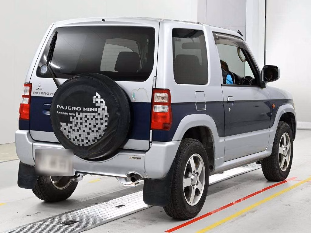MITSUBISHI PAJERO MINI