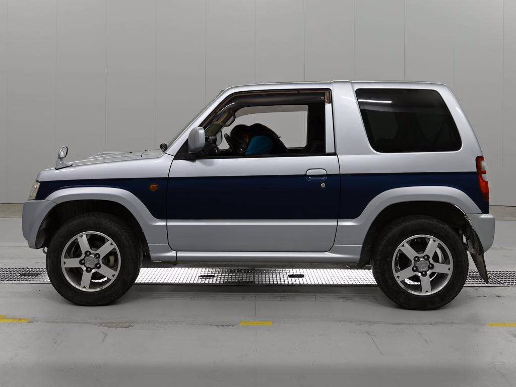 MITSUBISHI PAJERO MINI