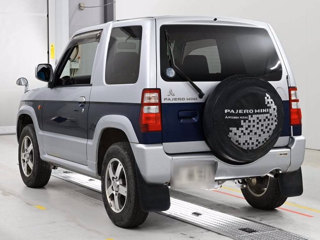 MITSUBISHI PAJERO MINI