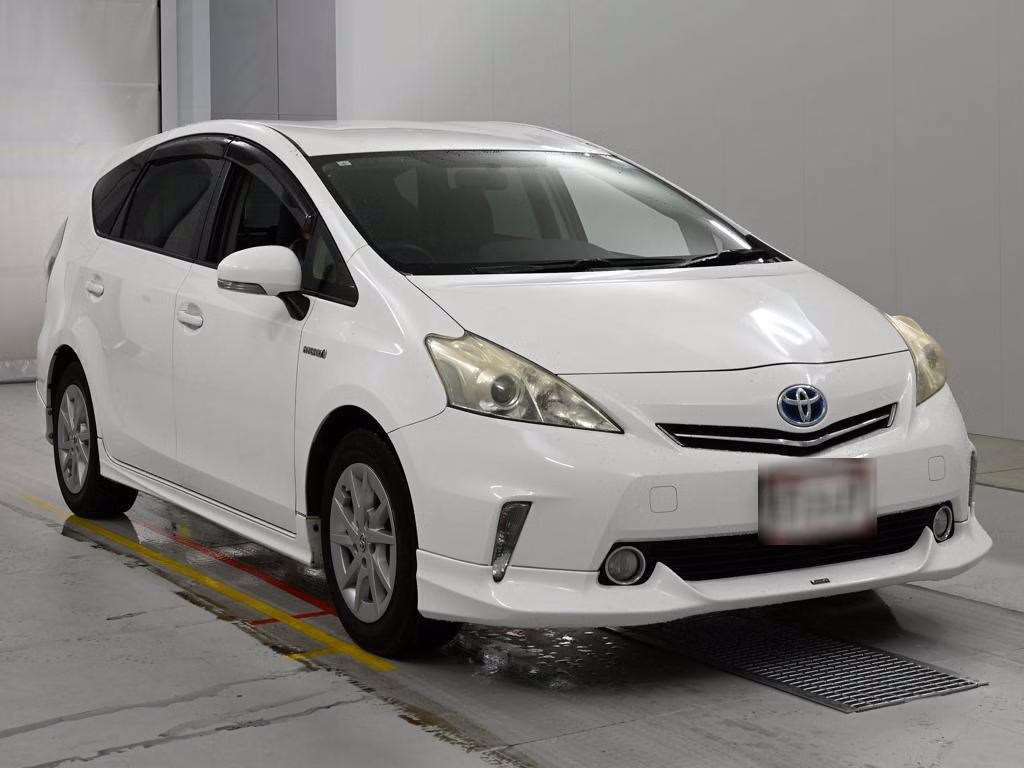 TOYOTA PRIUS ALPHA