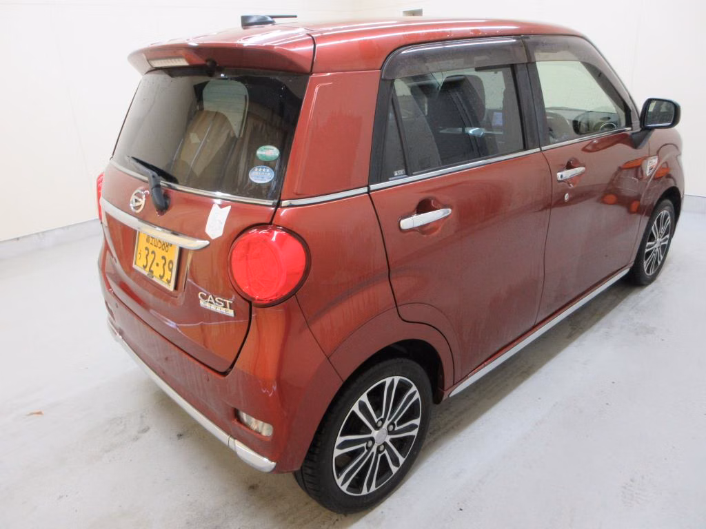 DAIHATSU CAST