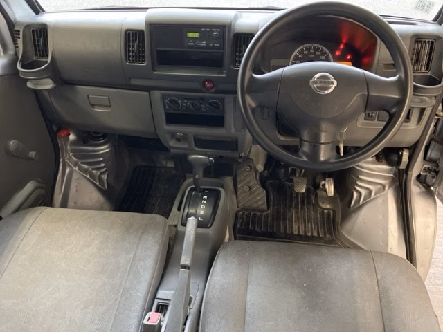 NISSAN NV100 CLIPPER