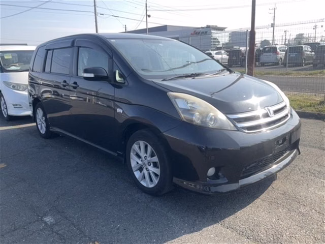 TOYOTA ISIS