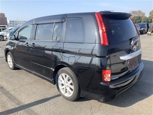 TOYOTA ISIS