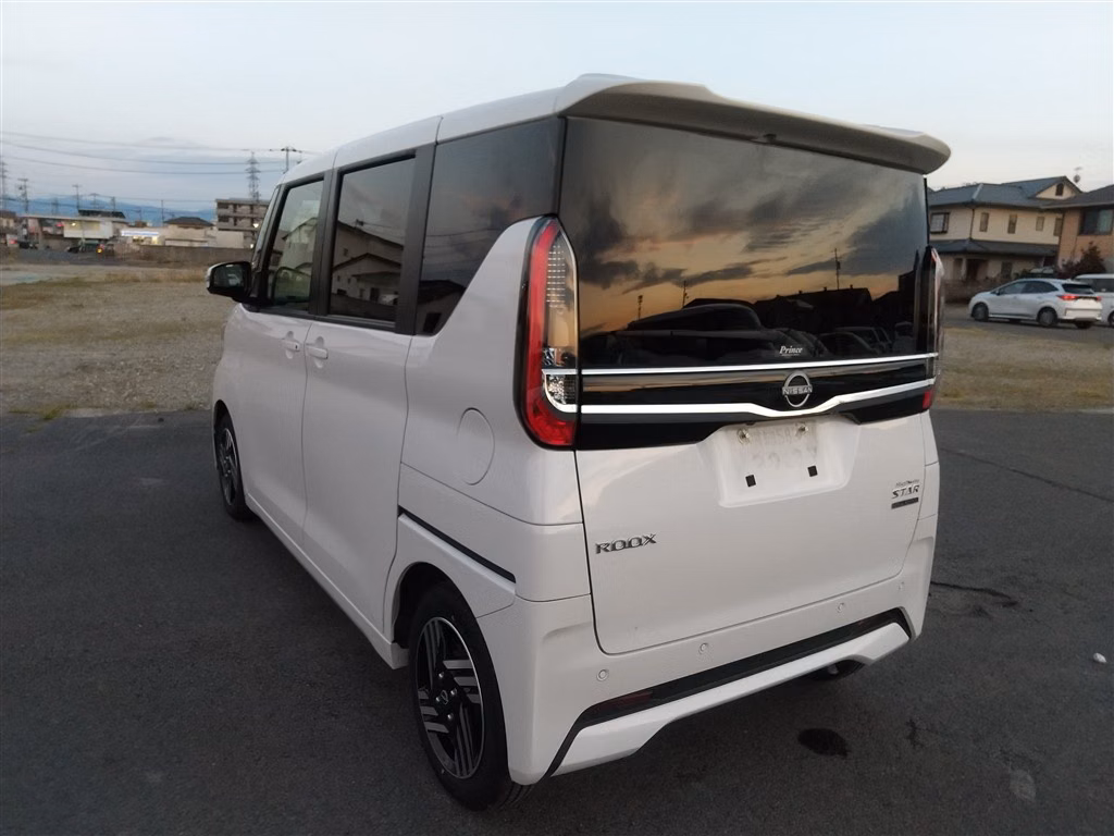 NISSAN ROOX