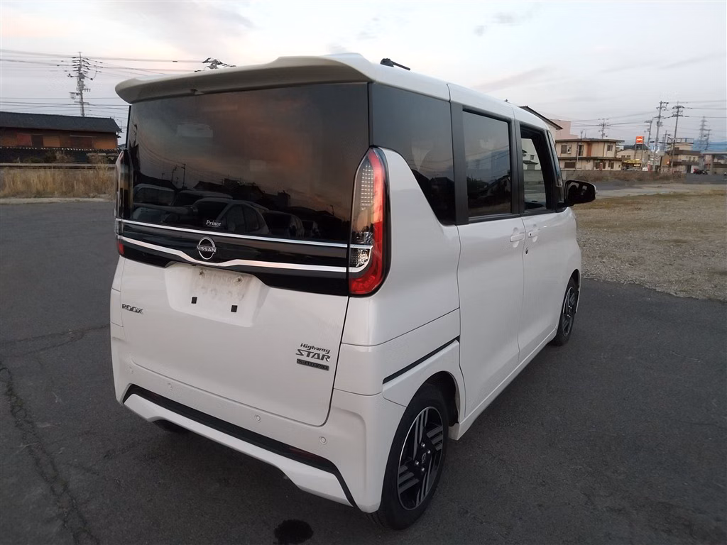 NISSAN ROOX