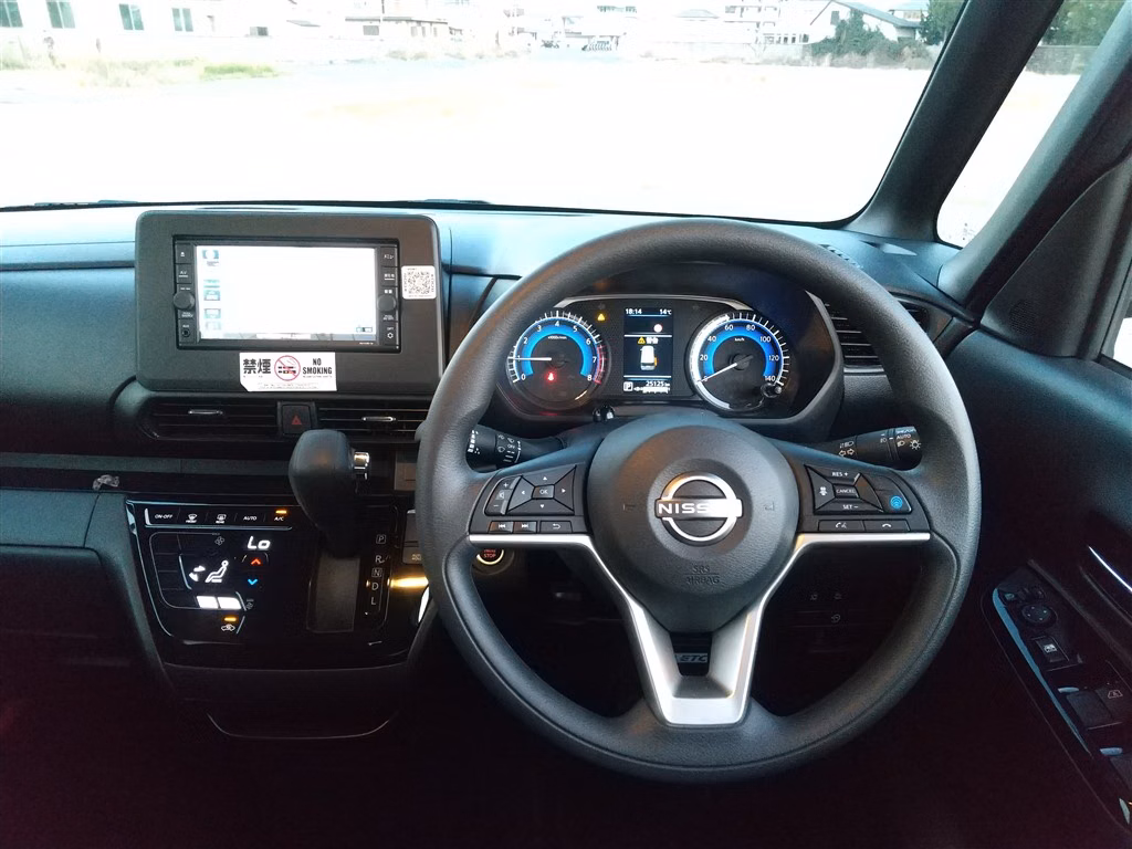 NISSAN ROOX