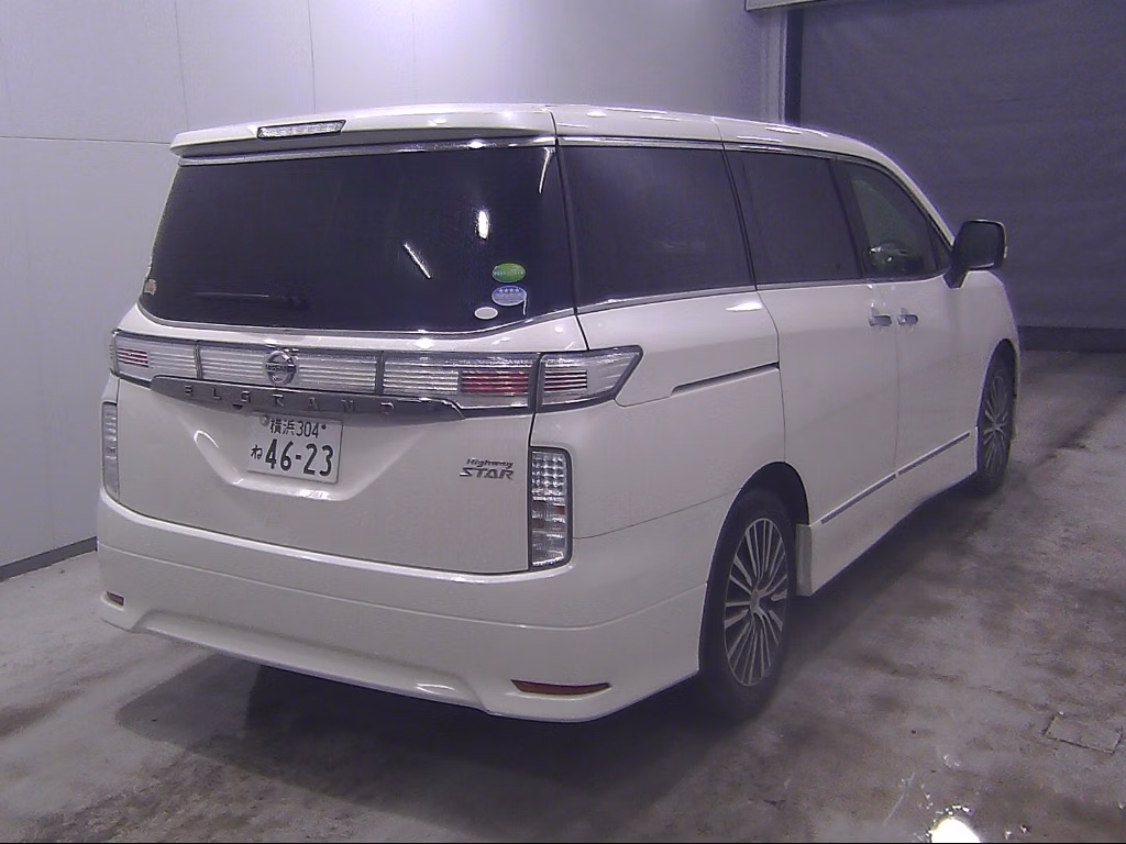 NISSAN ELGRAND