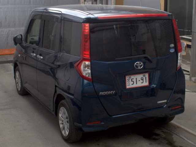 TOYOTA ROOMY