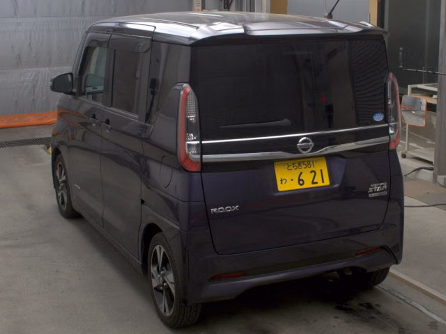 NISSAN ROOX