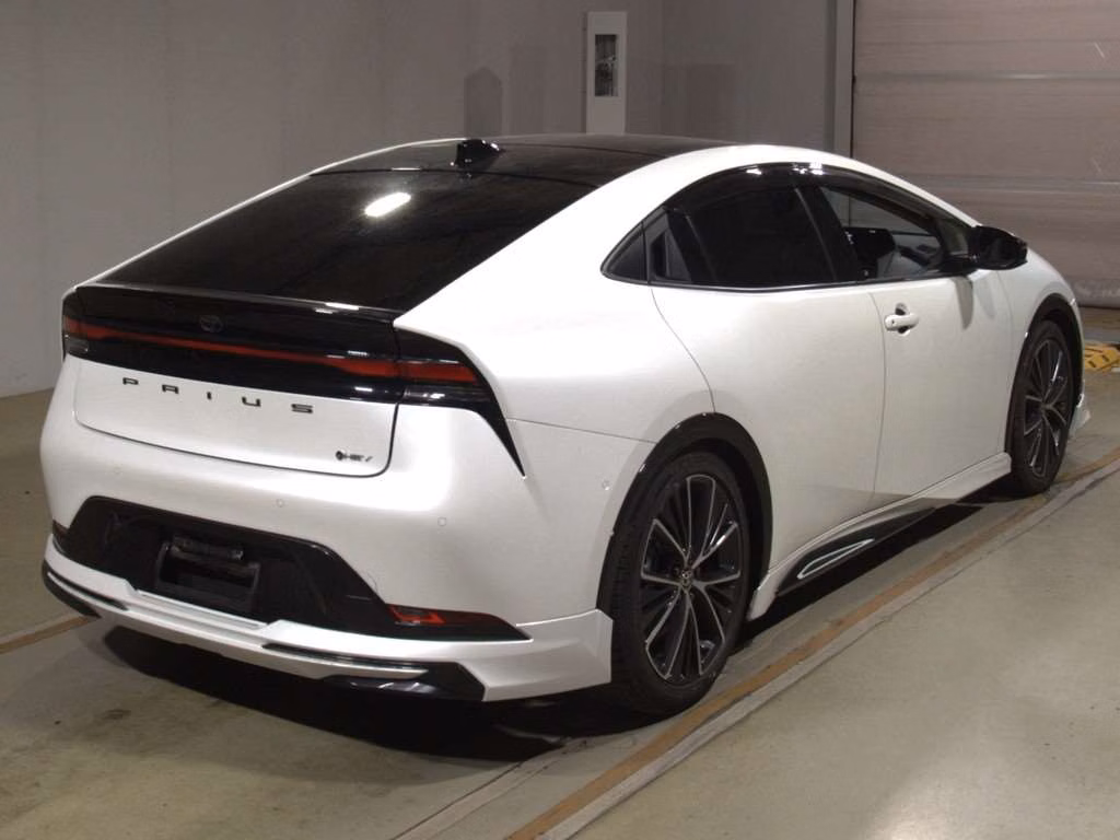 TOYOTA PRIUS