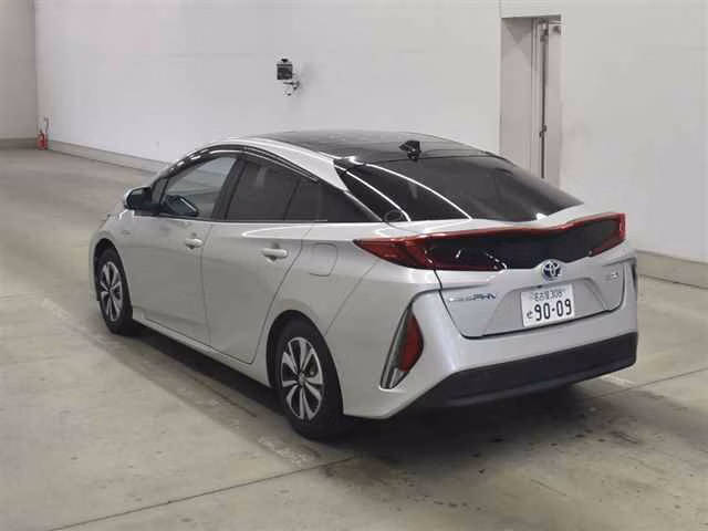 TOYOTA PRIUS PHV