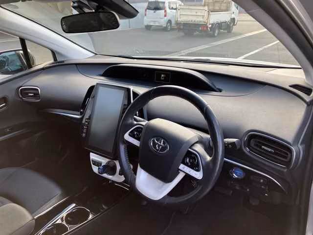 TOYOTA PRIUS PHV