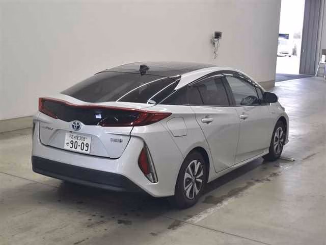 TOYOTA PRIUS PHV