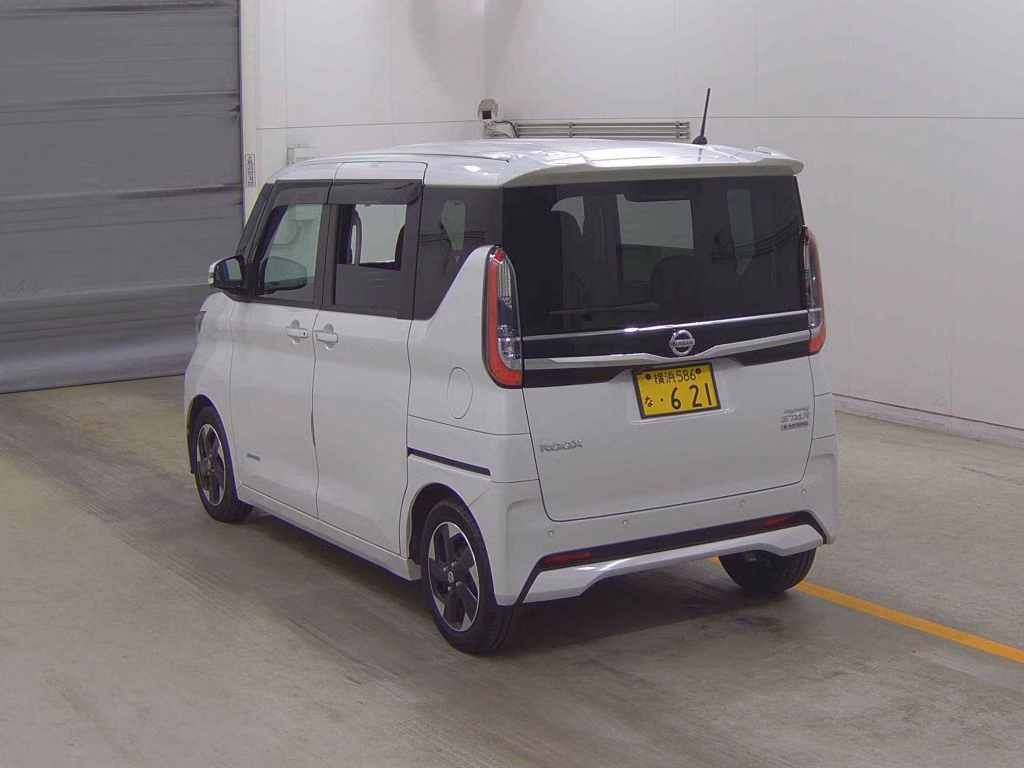 NISSAN ROOX