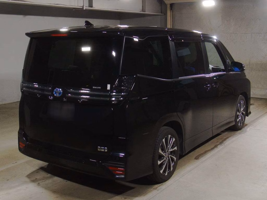 TOYOTA VOXY