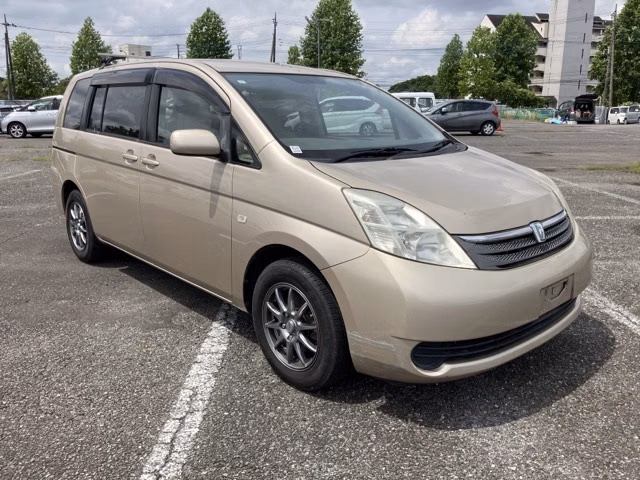TOYOTA ISIS