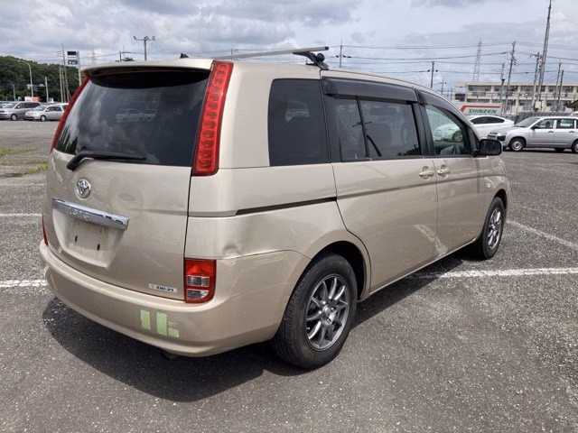 TOYOTA ISIS