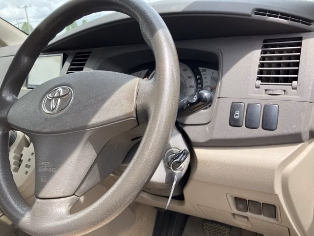 TOYOTA ISIS