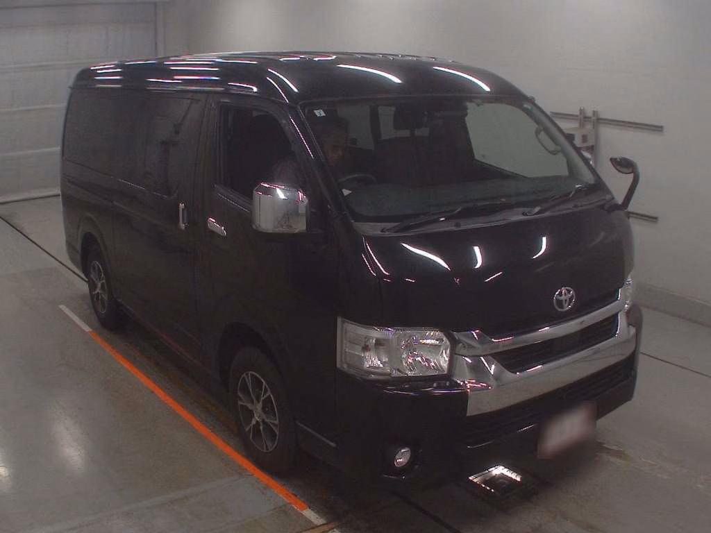 TOYOTA REGIUS ACE