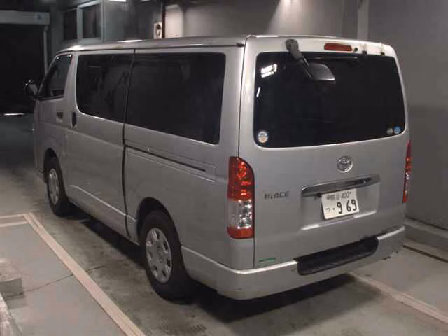 TOYOTA REGIUS ACE