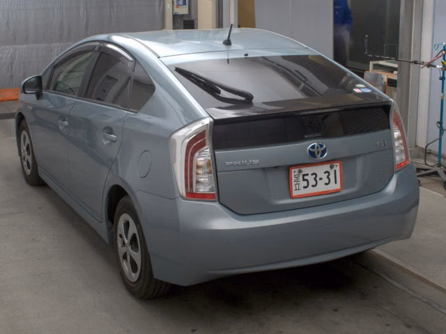 TOYOTA PRIUS