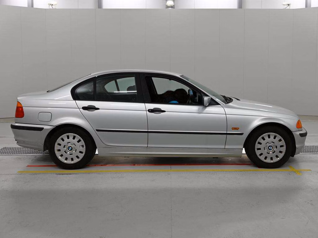 BMW 3-SERIES