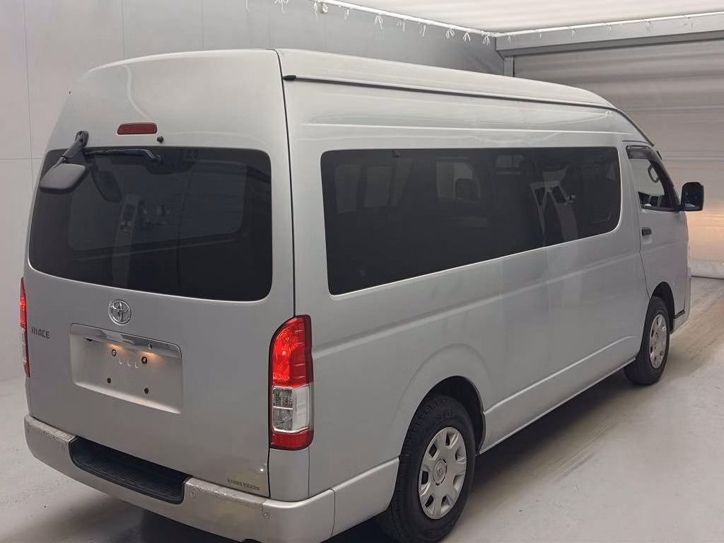 TOYOTA REGIUS ACE