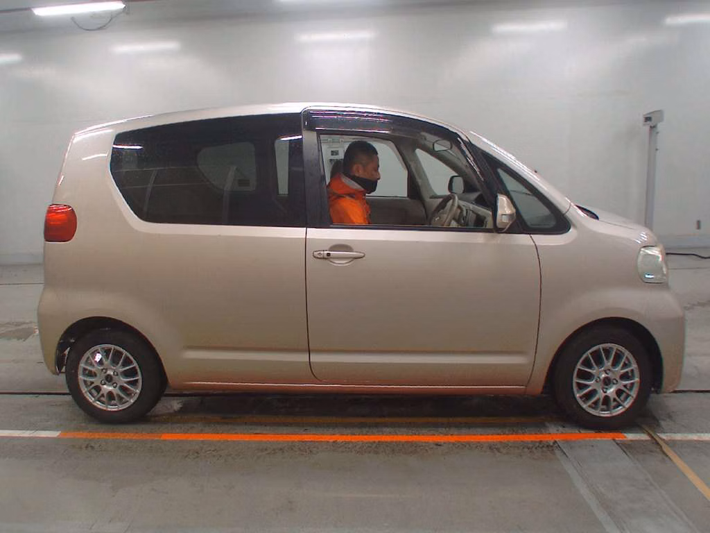 TOYOTA PORTE