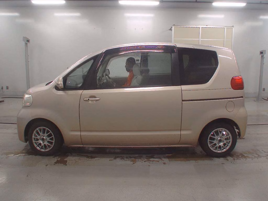 TOYOTA PORTE