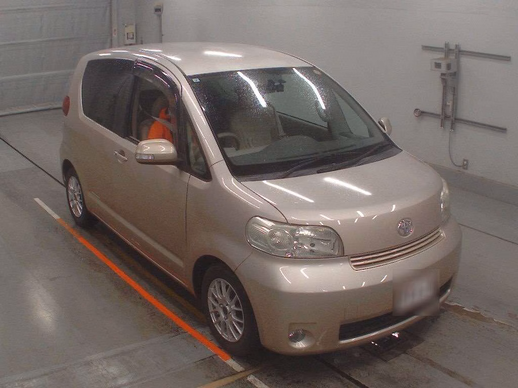 TOYOTA PORTE