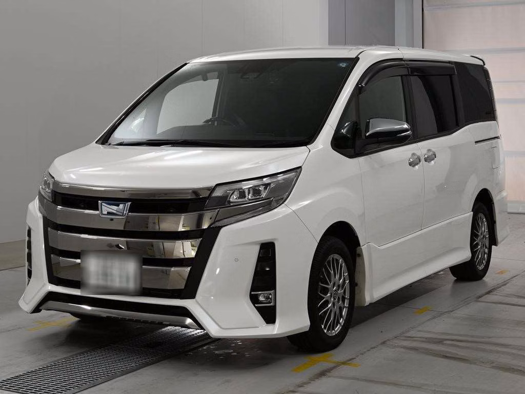 TOYOTA NOAH