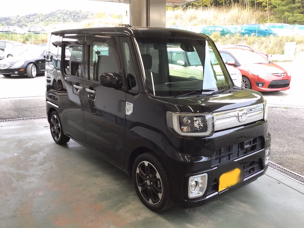DAIHATSU WAKE