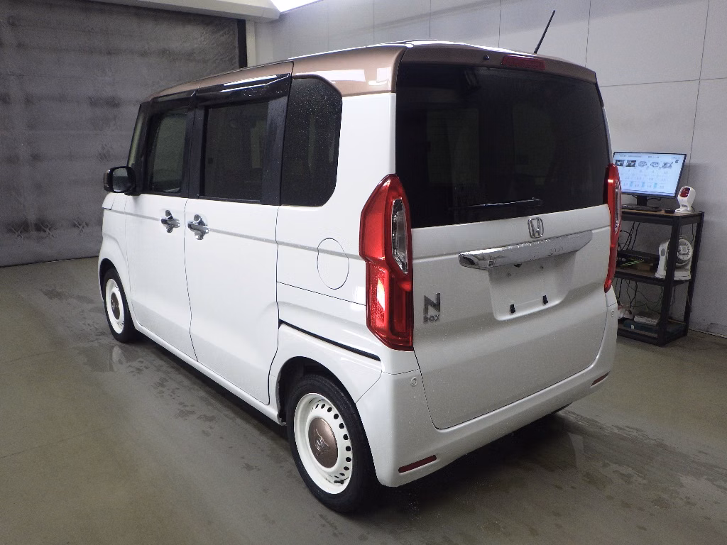 HONDA N-BOX