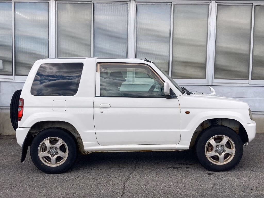 MITSUBISHI PAJERO MINI