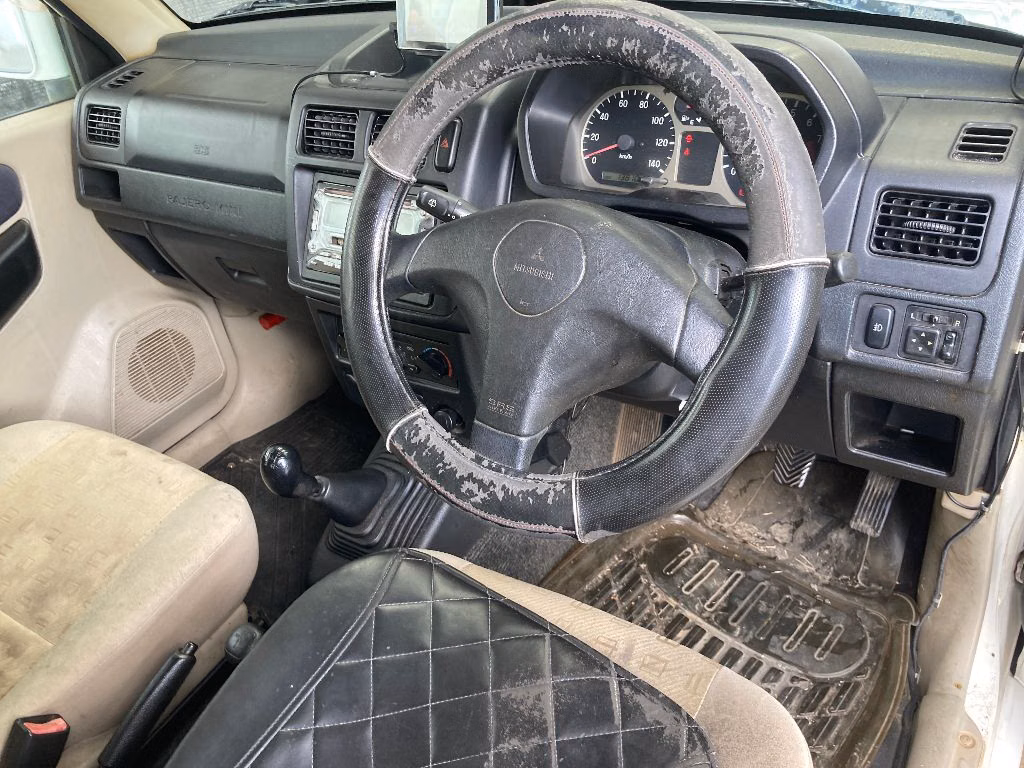 MITSUBISHI PAJERO MINI