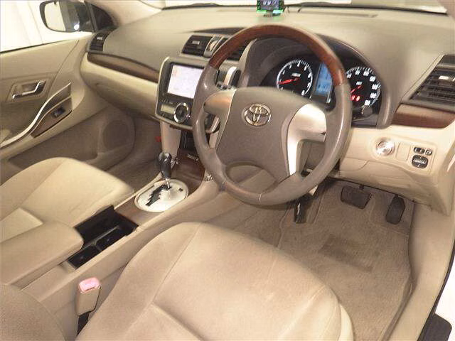TOYOTA PREMIO