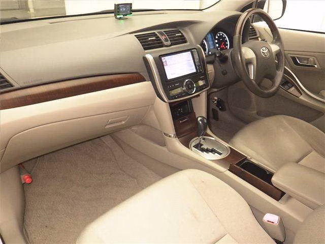 TOYOTA PREMIO